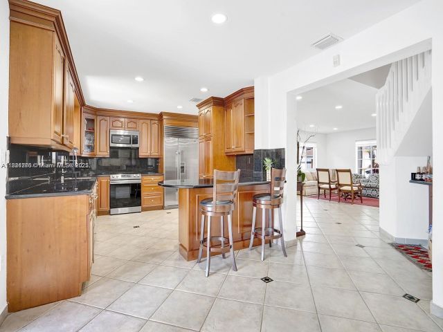 Продажа дома по адресу 5343 NW 111th Ct - фото 6155574