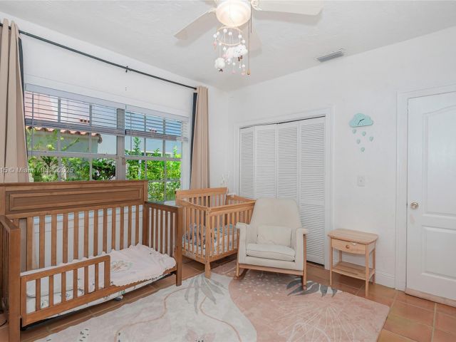 Продажа дома по адресу 1218 Madrid St - фото 6155434