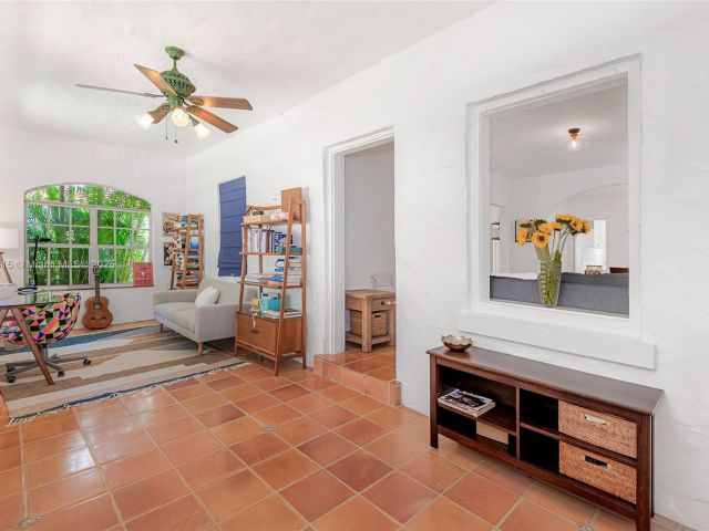 Продажа дома по адресу 1218 Madrid St - фото 6155438