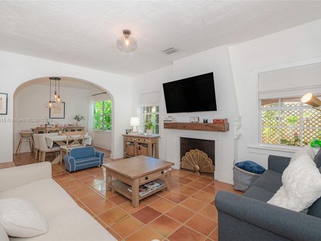 Продажа дома по адресу 1218 Madrid St - фото 6155444