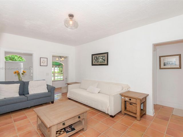 Продажа дома по адресу 1218 Madrid St - фото 6155445