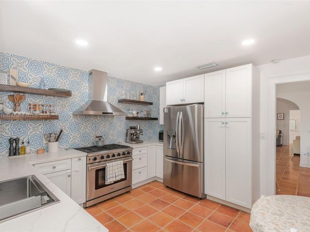 Продажа дома по адресу 1218 Madrid St - фото 6155448