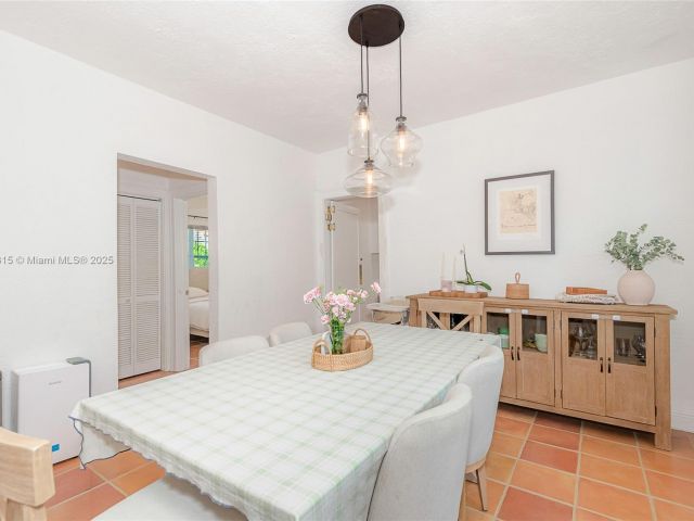 Продажа дома по адресу 1218 Madrid St - фото 6155449