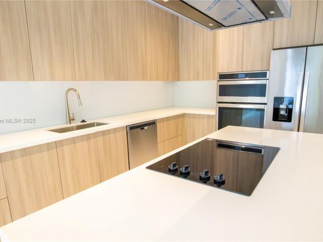 Продажа дома по адресу 3374 Day ave A - фото 6168976