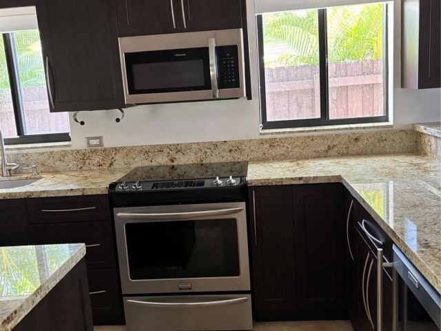 Продажа дома по адресу 1126 Lincoln St - фото 6165067