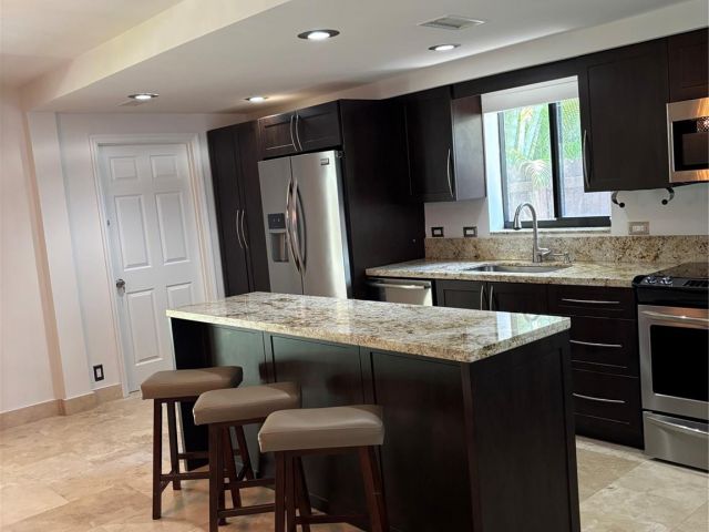 Продажа дома по адресу 1126 Lincoln St - фото 6165072