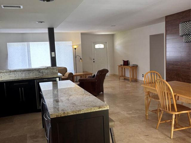 Продажа дома по адресу 1126 Lincoln St - фото 6165073