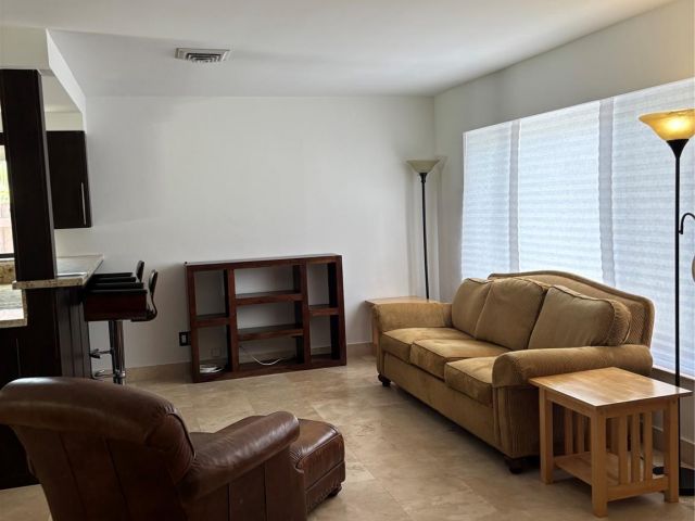 Продажа дома по адресу 1126 Lincoln St - фото 6165075