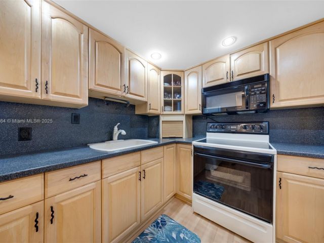 Продажа квартиры #1922 - фото 6211079