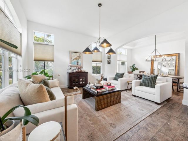 Продажа дома по адресу 4864 Tropicana Ave - фото 6153827