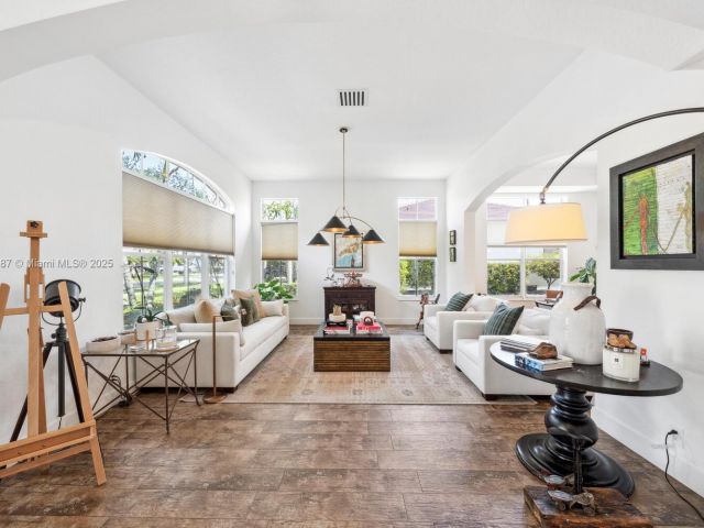 Продажа дома по адресу 4864 Tropicana Ave - фото 6153828