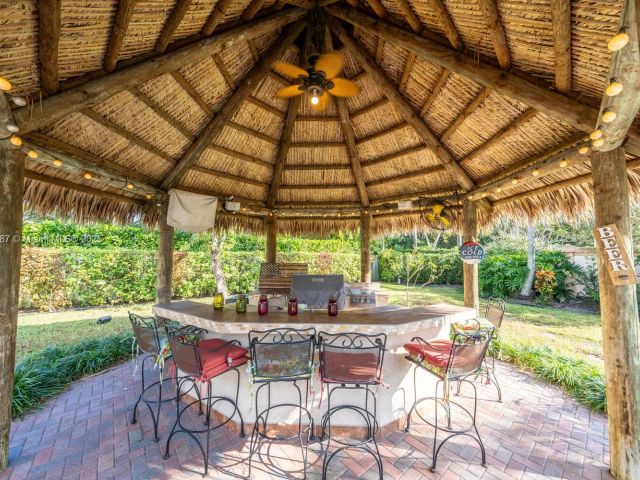 Продажа дома по адресу 4864 Tropicana Ave - фото 6153831