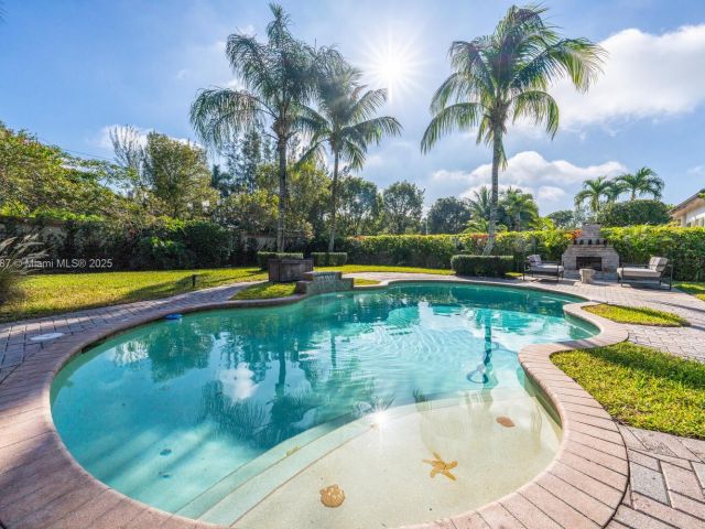 Продажа дома по адресу 4864 Tropicana Ave - фото 6153835