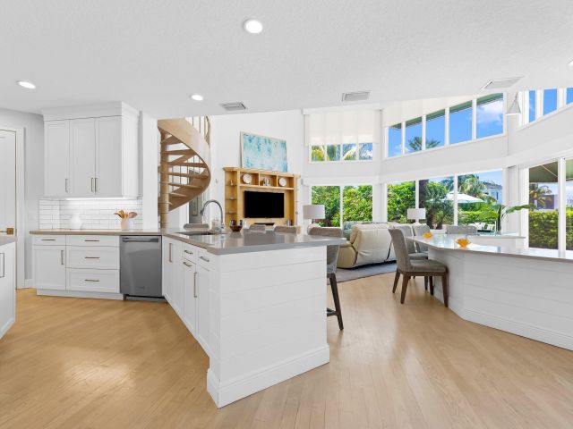 Дом в аренду по адресу 396 E Coconut Palm Road - фото 6157078