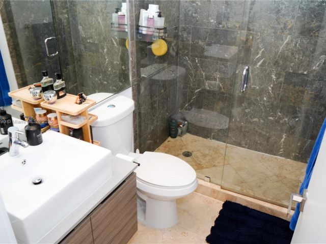 Продажа дома по адресу 2836 W Trade Ave 2836 - фото 6155322