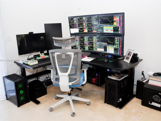 Продажа дома по адресу 2836 W Trade Ave 2836 - фото 6155323