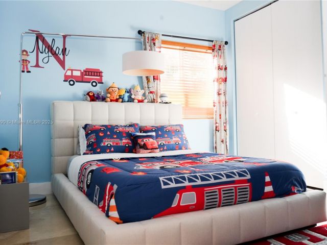 Продажа дома по адресу 2836 W Trade Ave 2836 - фото 6155324