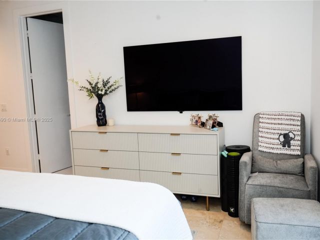 Продажа дома по адресу 2836 W Trade Ave 2836 - фото 6155328