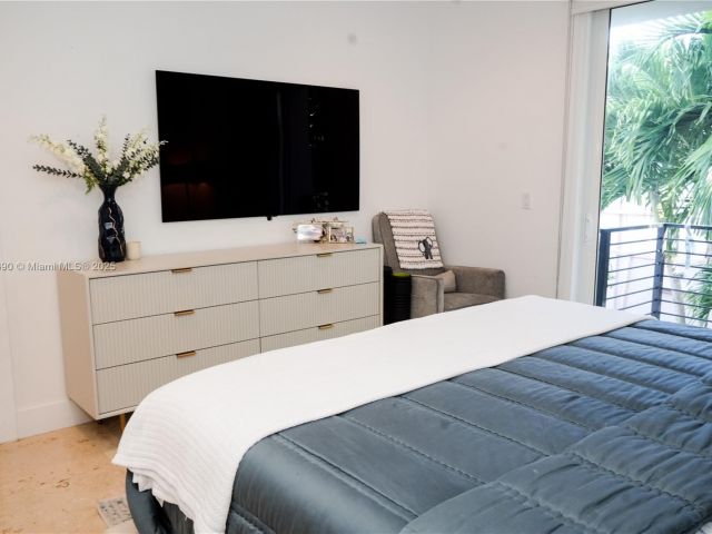 Продажа дома по адресу 2836 W Trade Ave 2836 - фото 6155329