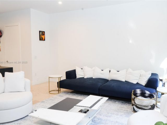 Продажа дома по адресу 2836 W Trade Ave 2836 - фото 6155335