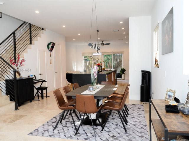 Продажа дома по адресу 2836 W Trade Ave 2836 - фото 6155339