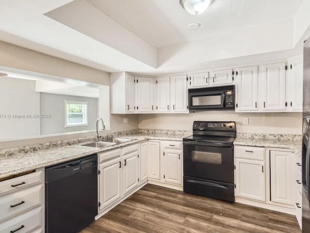 Продажа дома по адресу 5208 SW 91st Ter - фото 6170466