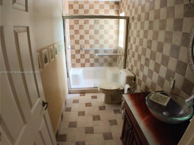 Продажа дома по адресу 15651 NW 14th Ct - фото 6156028