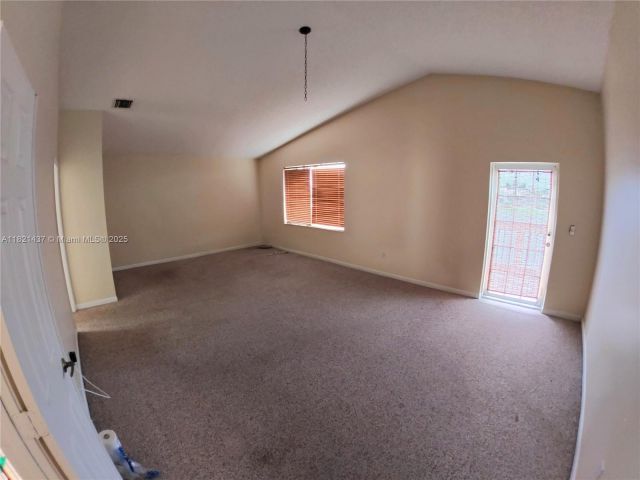 Продажа дома по адресу 15651 NW 14th Ct - фото 6156031