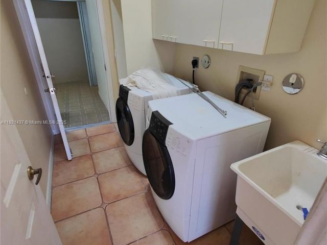 Продажа дома по адресу 15651 NW 14th Ct - фото 6156033