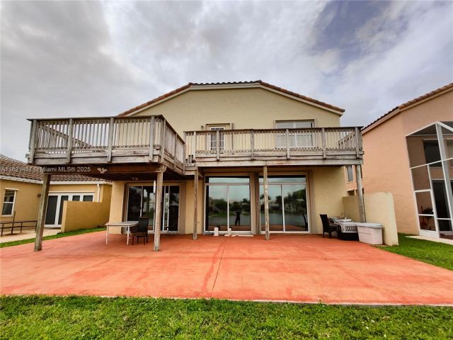 Продажа дома по адресу 15651 NW 14th Ct - фото 6156035