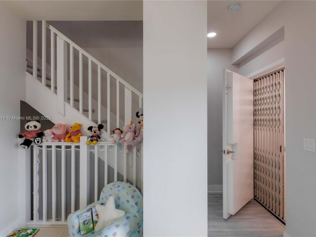 Дом в аренду по адресу 4714 NW 84th Ct 4714 - фото 6155904