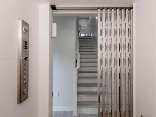 Дом в аренду по адресу 4714 NW 84th Ct 4714 - фото 6155905