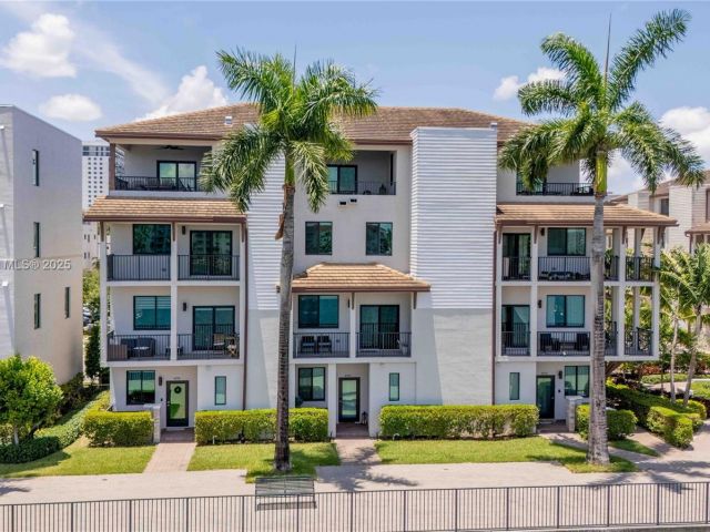 Дом в аренду по адресу 4714 NW 84th Ct 4714 - фото 6155909