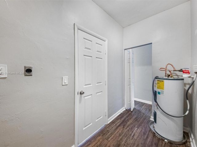 Продажа дома по адресу 6428 Plunkett St - фото 6171418