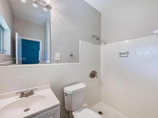 Продажа дома по адресу 6428 Plunkett St - фото 6171419