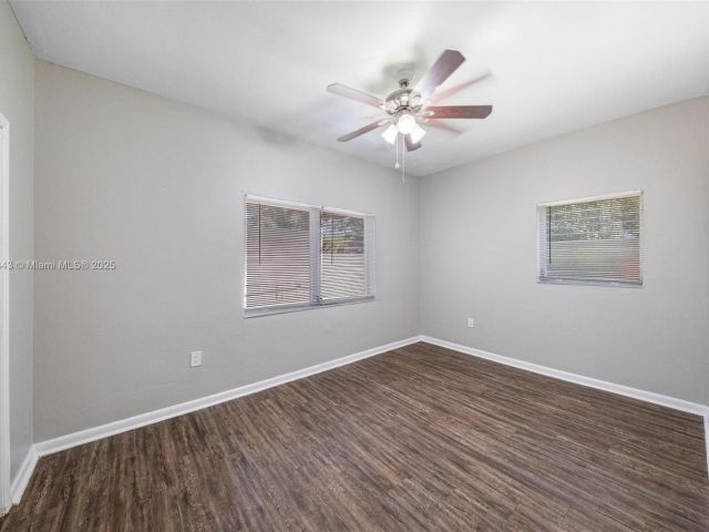 Продажа дома по адресу 6428 Plunkett St - фото 6171422