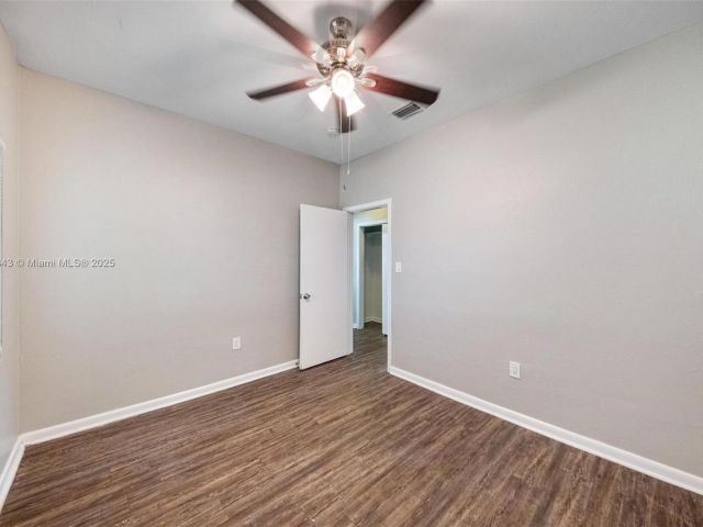 Продажа дома по адресу 6428 Plunkett St - фото 6171423