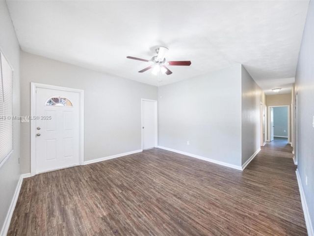 Продажа дома по адресу 6428 Plunkett St - фото 6171424