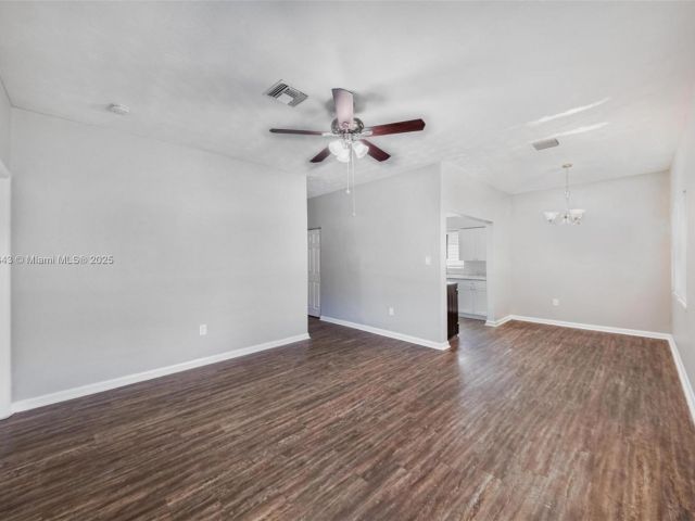 Продажа дома по адресу 6428 Plunkett St - фото 6171425