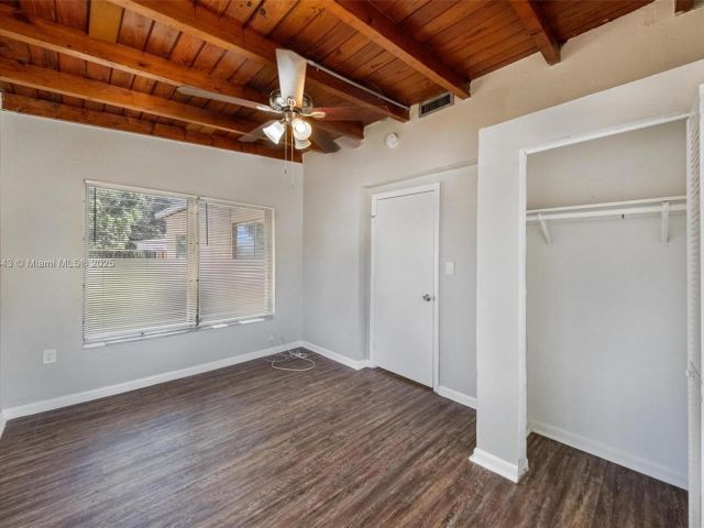 Продажа дома по адресу 6428 Plunkett St - фото 6171429