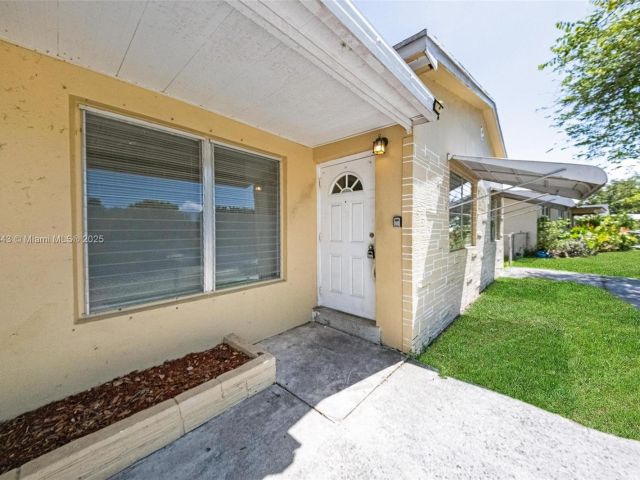 Продажа дома по адресу 6428 Plunkett St - фото 6171432