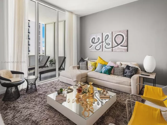 Продажа квартиры #3302 - фото 6161988