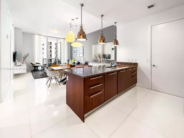 Продажа квартиры #3302 - фото 6161979