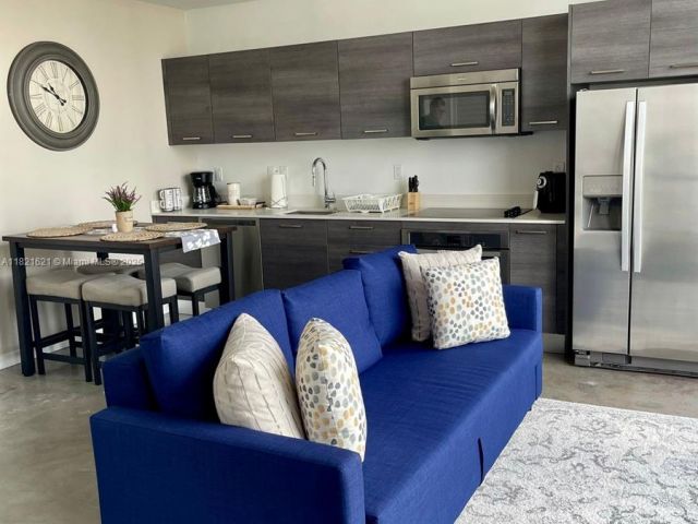 Продажа квартиры #2406 - фото 6157321