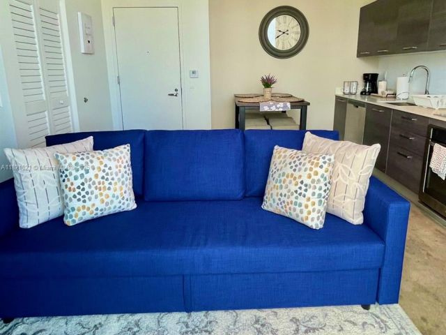 Продажа квартиры #2406 - фото 6157326