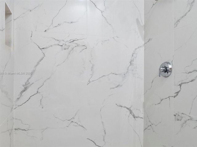 Продажа дома по адресу 1382 Harbor Vw W - фото 6156343