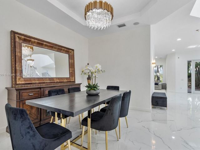 Продажа дома по адресу 1382 Harbor Vw W - фото 6156348