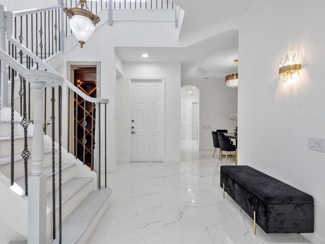 Продажа дома по адресу 1382 Harbor Vw W - фото 6156357