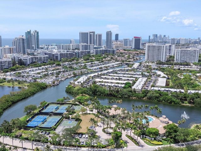 Продажа дома по адресу 1382 Harbor Vw W - фото 6156358