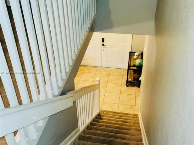 Продажа дома по адресу 2190 SE 2nd St - фото 6186890